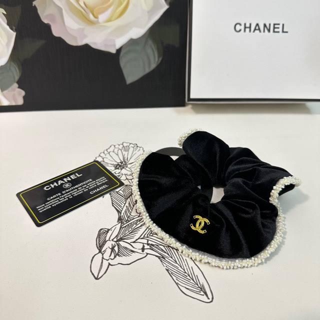 特 单个 配全套包装 Chanel 香奈儿 爆款小香风丝绒发圈 专柜款出货 一看就特别高档 超级百搭 必须自留